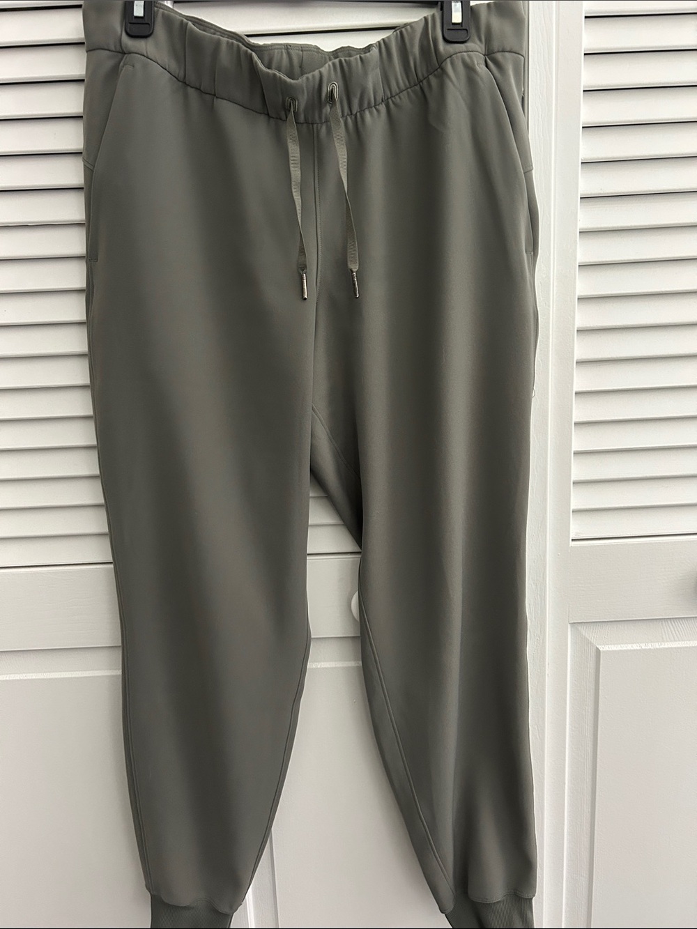 Women’s lululemon Olive Green Drawstring Jogger Pants
